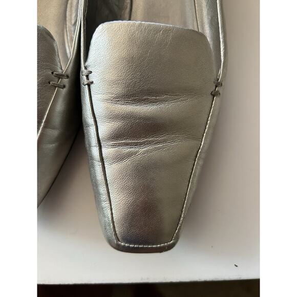 Vince Camuto Shoes Silver Flat Loafer Leather Size 9 M - Picture 2 of 10